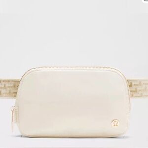 Lululemon Everywhere Belt Bag 1L L Monogram Metallic NWT
